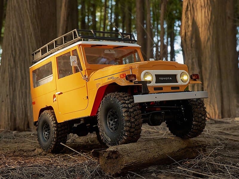 FMS Toyota FJ40 1/10 4x4 Crawler RTR Gul