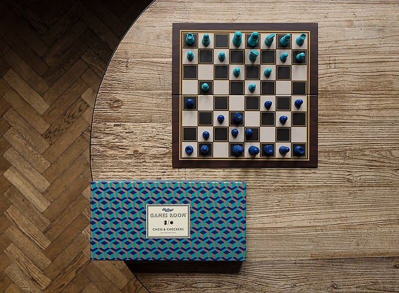 Games Room: Skak & Dam (Chess & Checkers)(Ridley's)